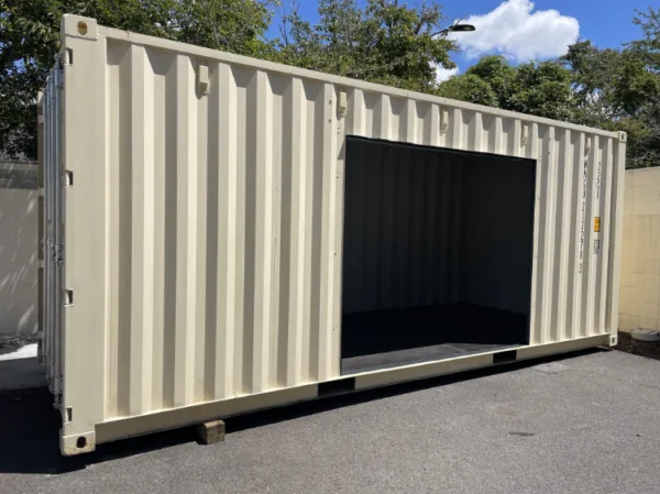 20 ft Shipping Container with roll up door - Image 6