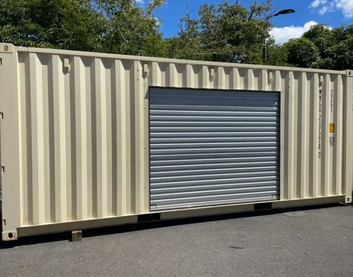 20 ft Shipping Container with roll up door