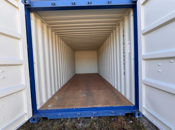 20 x 8 x 8.5 new storage/shipping containers - Image 8