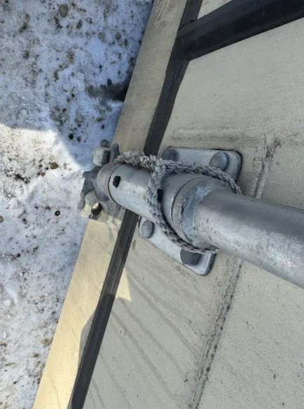 40 x 8 x 9.5 High Cube shipping/storage containers - Image 8