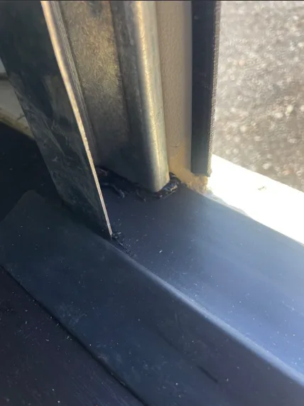 20 ft Shipping Container with roll up door - Image 3