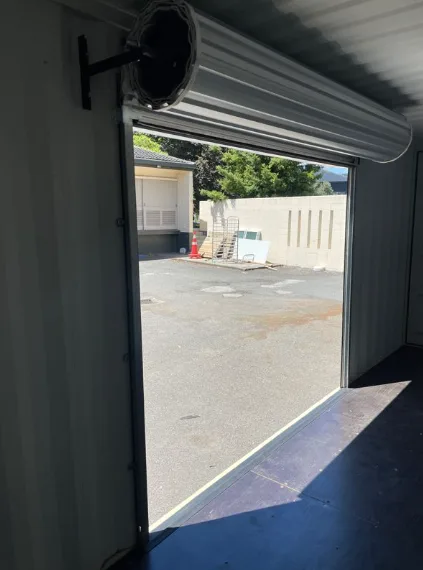 20 ft Shipping Container with roll up door