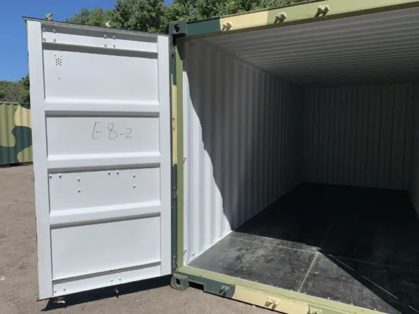 20 x 8 x 8.5 new camo shipping/storage container - Image 6