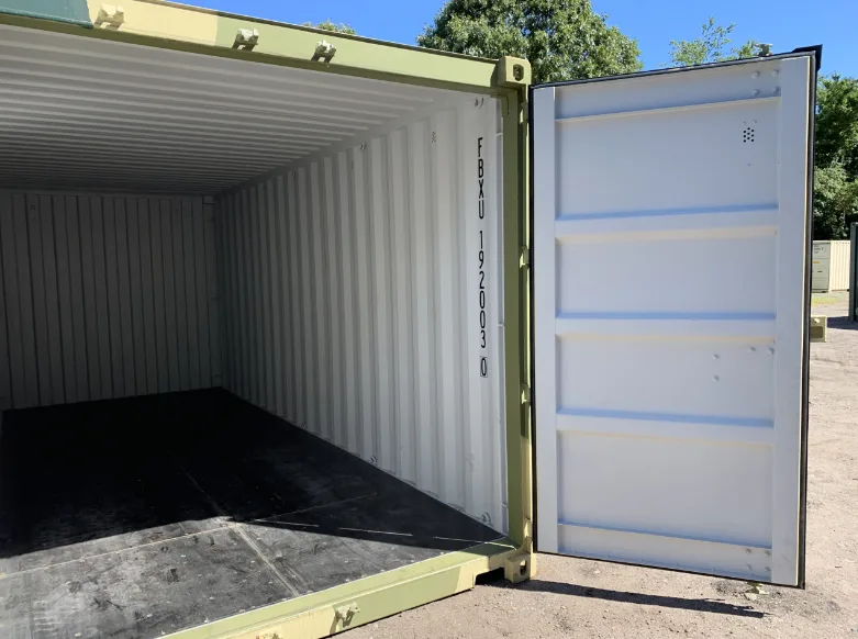 20 x 8 x 8.5 new camo shipping/storage container - Image 5