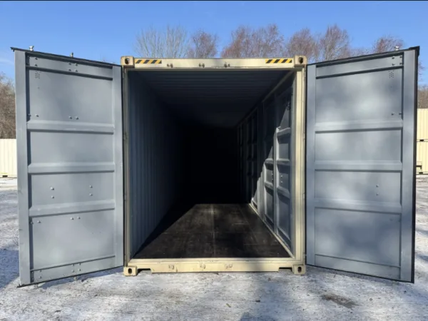 40 x 8 x 9.5 High Cube shipping/storage containers - Image 4